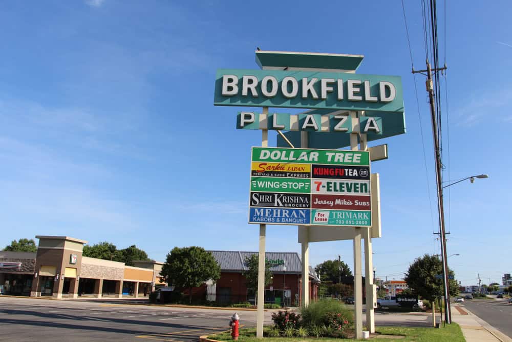 Brookfield Plaza — a vibrant hub featuring Dollar Tree, Wingstop, 7-Eleven, Jersey Mike’s, and more under the clear Virginia sky.